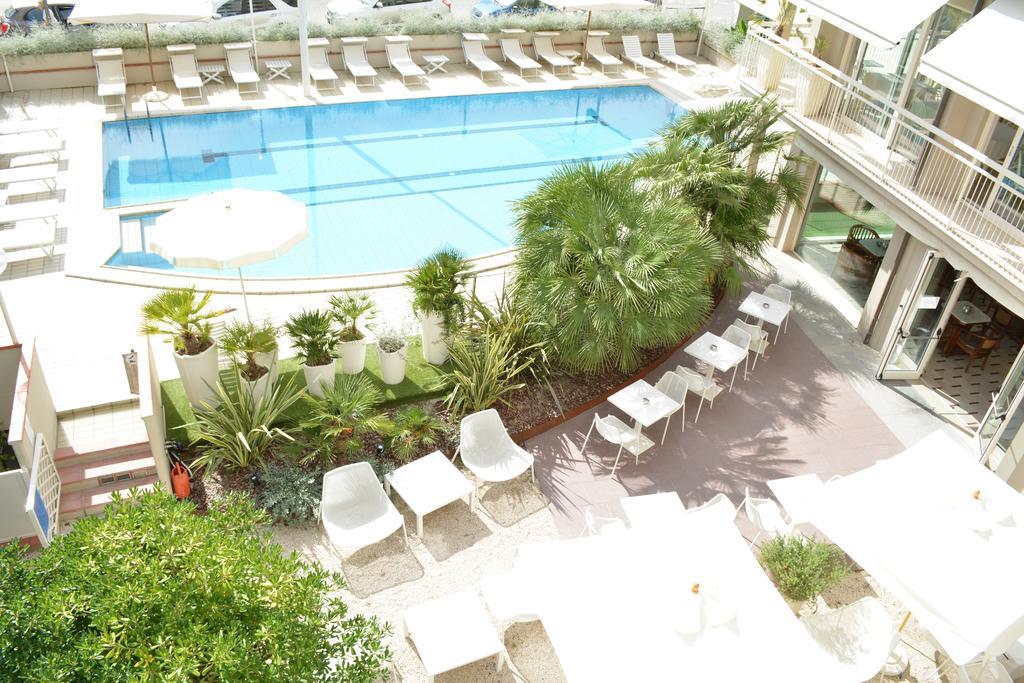Hotel Trionfal ミラノ・マリッティマ エクステリア 写真