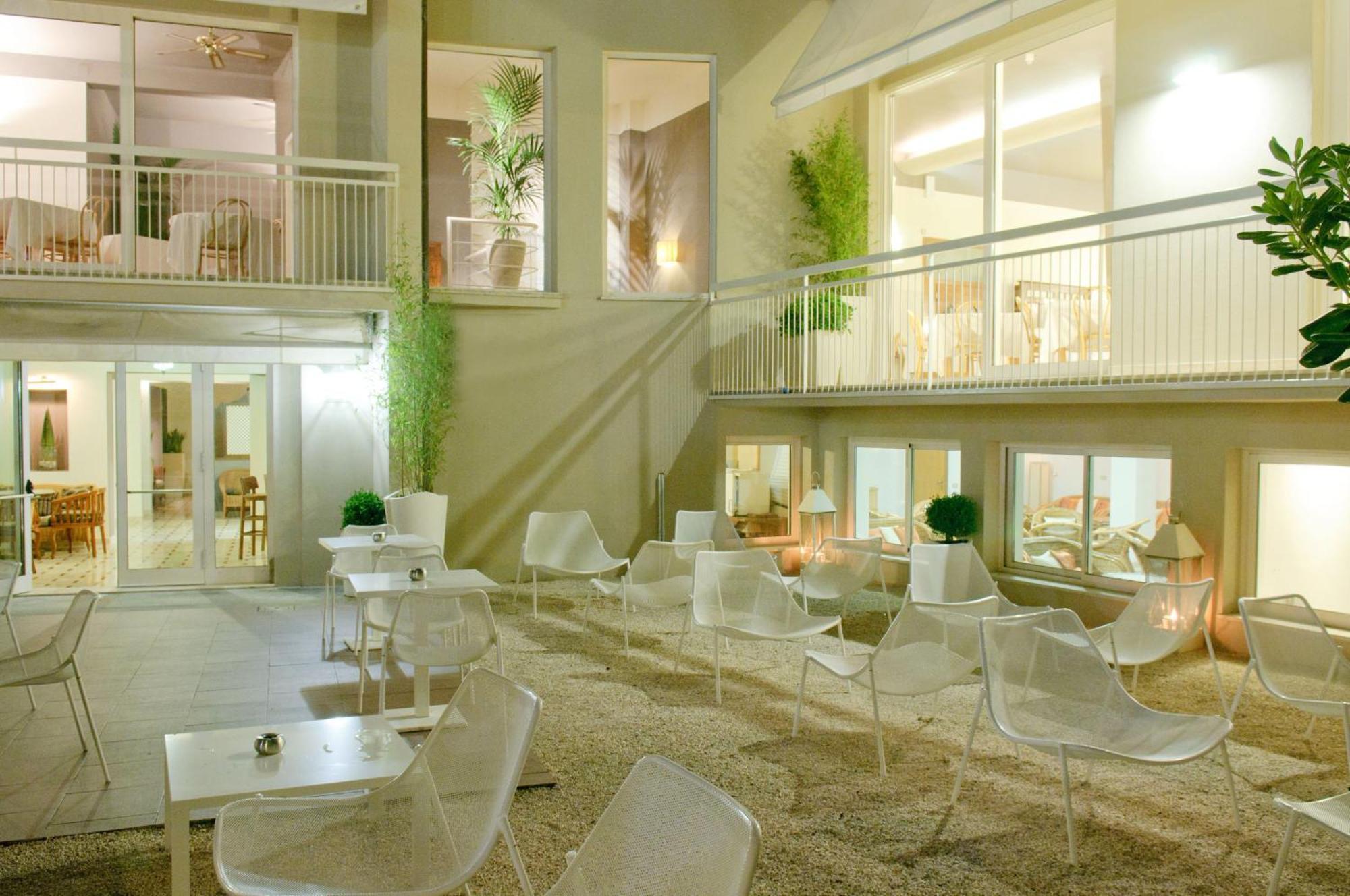 Hotel Trionfal ミラノ・マリッティマ エクステリア 写真