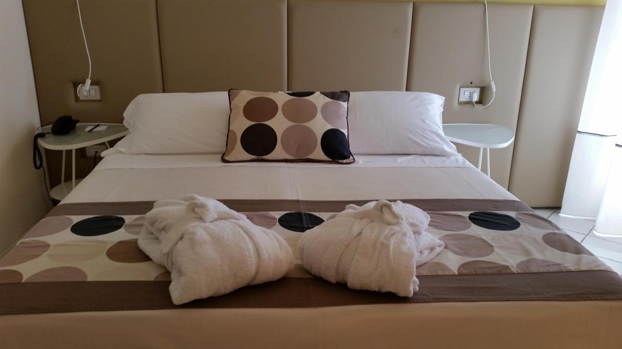 Hotel Trionfal ミラノ・マリッティマ エクステリア 写真