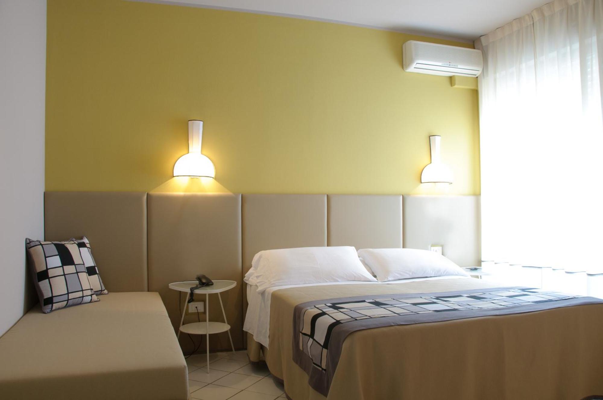 Hotel Trionfal ミラノ・マリッティマ エクステリア 写真