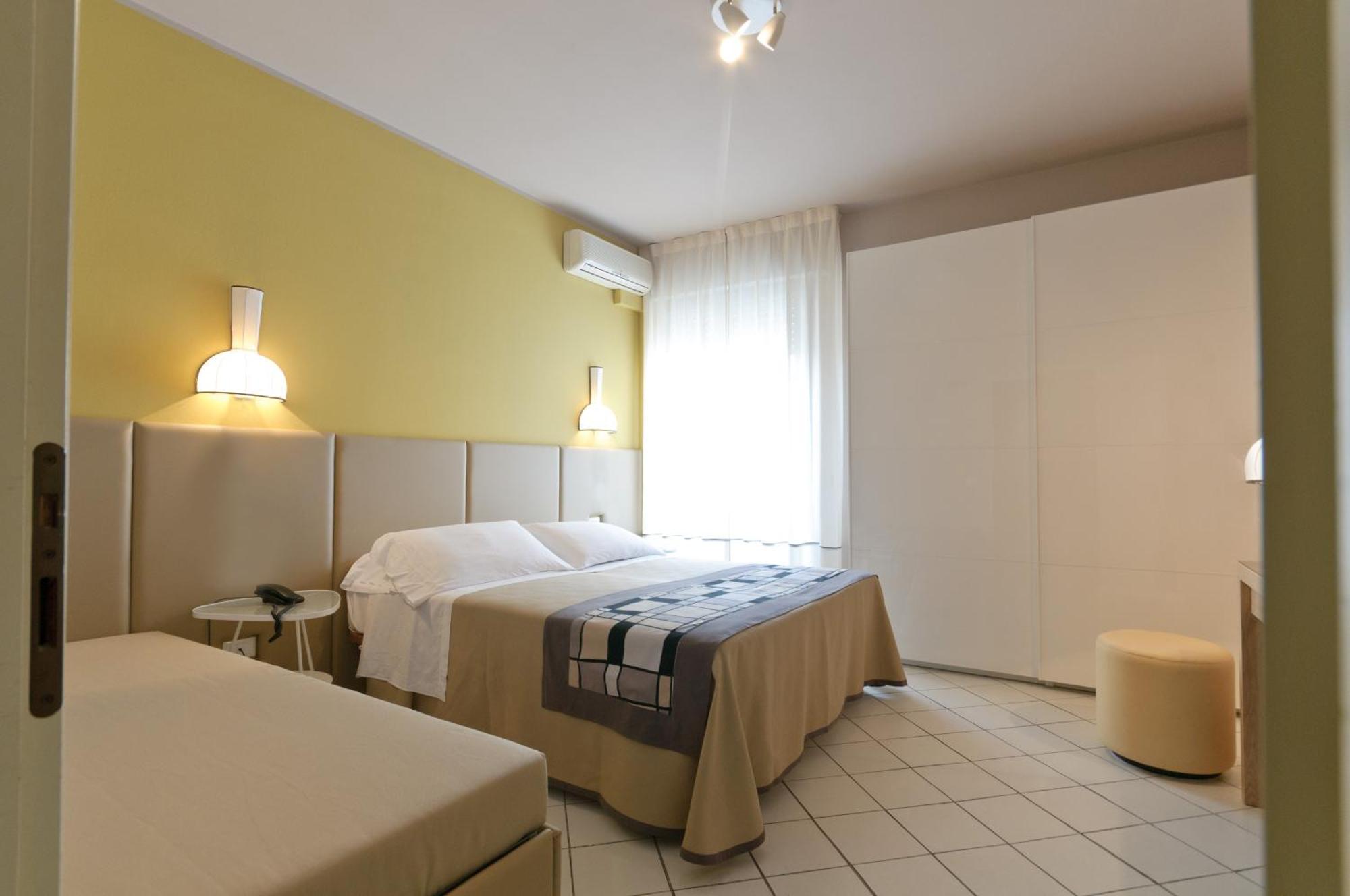 Hotel Trionfal ミラノ・マリッティマ エクステリア 写真