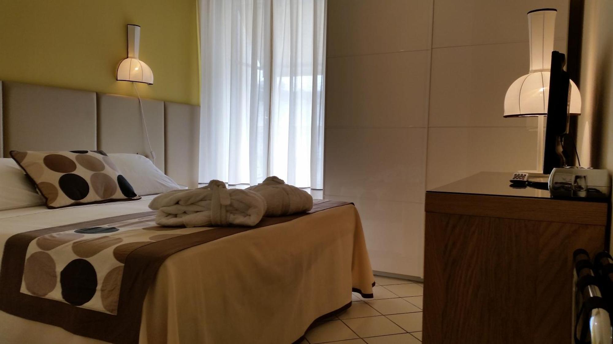 Hotel Trionfal ミラノ・マリッティマ エクステリア 写真