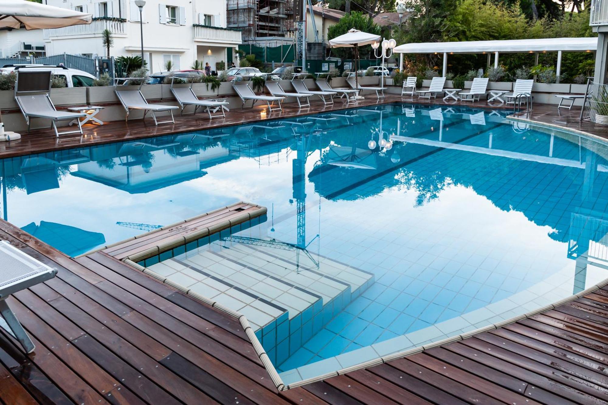 Hotel Trionfal ミラノ・マリッティマ エクステリア 写真