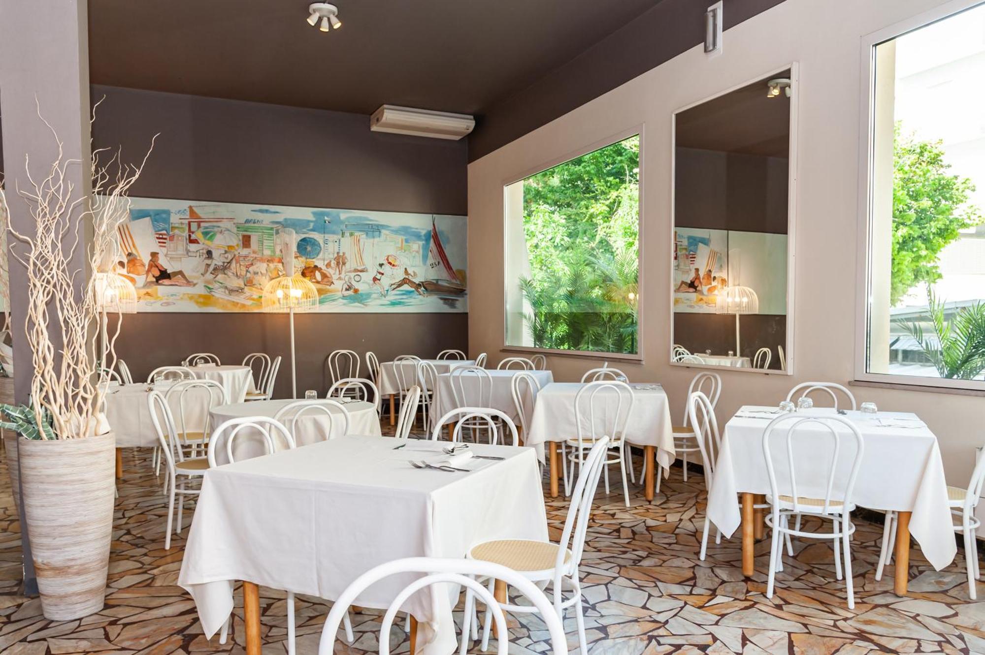 Hotel Trionfal ミラノ・マリッティマ エクステリア 写真
