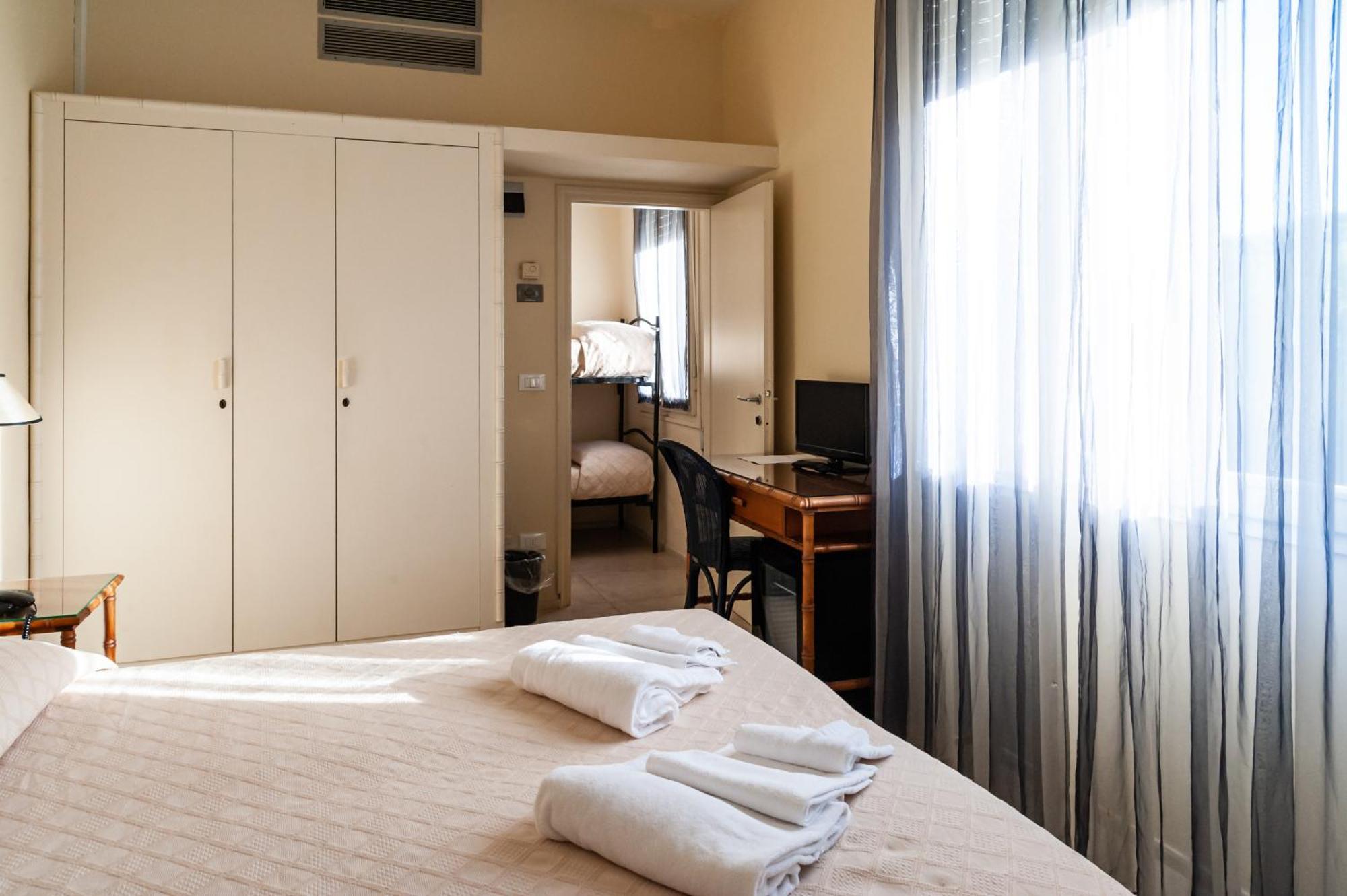 Hotel Trionfal ミラノ・マリッティマ エクステリア 写真