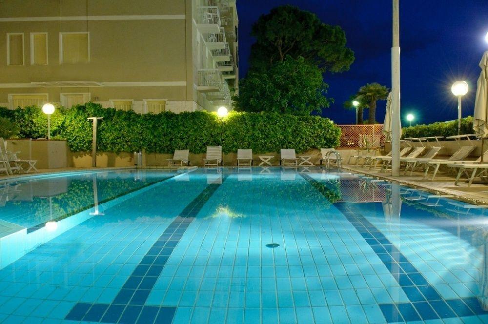 Hotel Trionfal ミラノ・マリッティマ エクステリア 写真